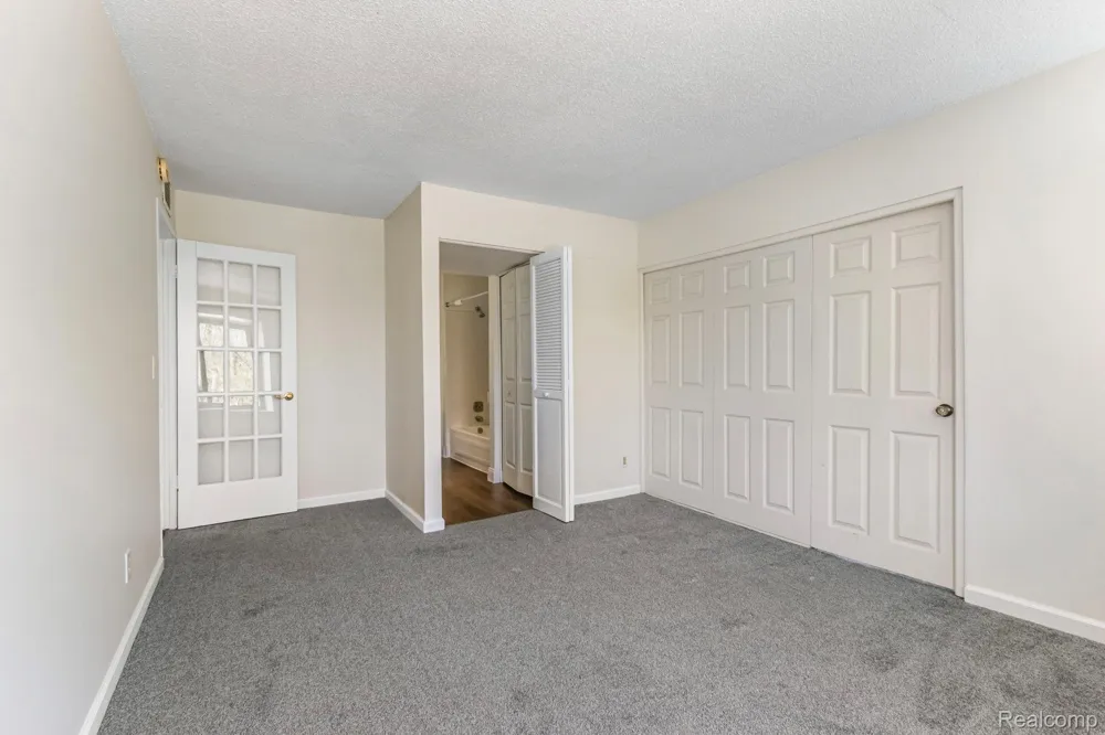 1680 Cliffs Landing #302E Ypsilanti Charter Township, MI 48198
