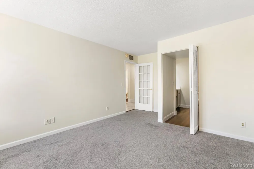 1680 Cliffs Landing #302E Ypsilanti Charter Township, MI 48198