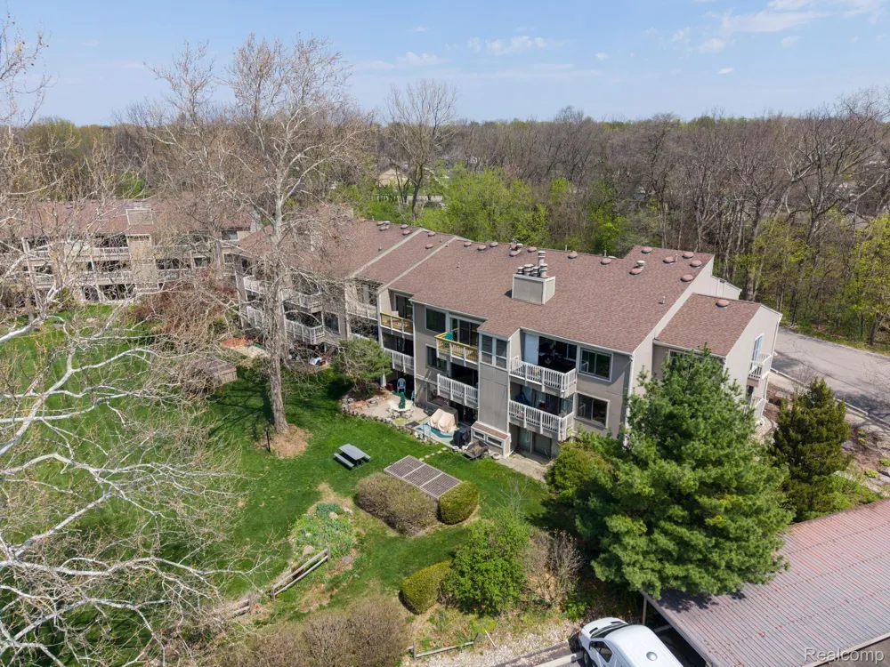 1680 Cliffs Landing #302E Ypsilanti Charter Township, MI 48198
