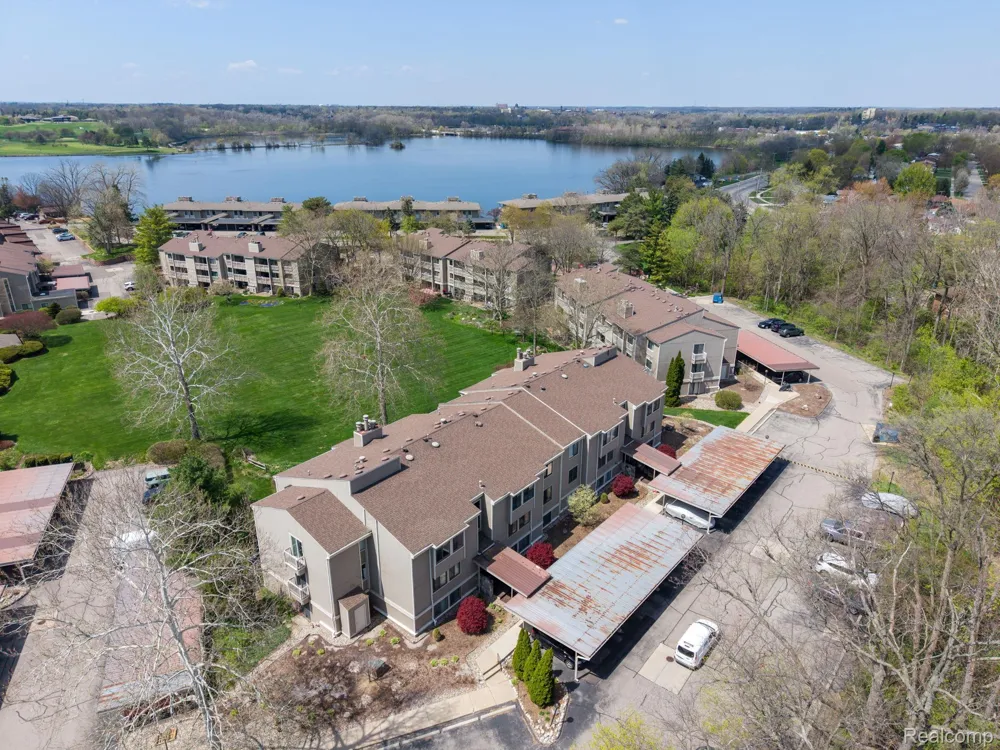 1680 Cliffs Landing #302E Ypsilanti Charter Township, MI 48198