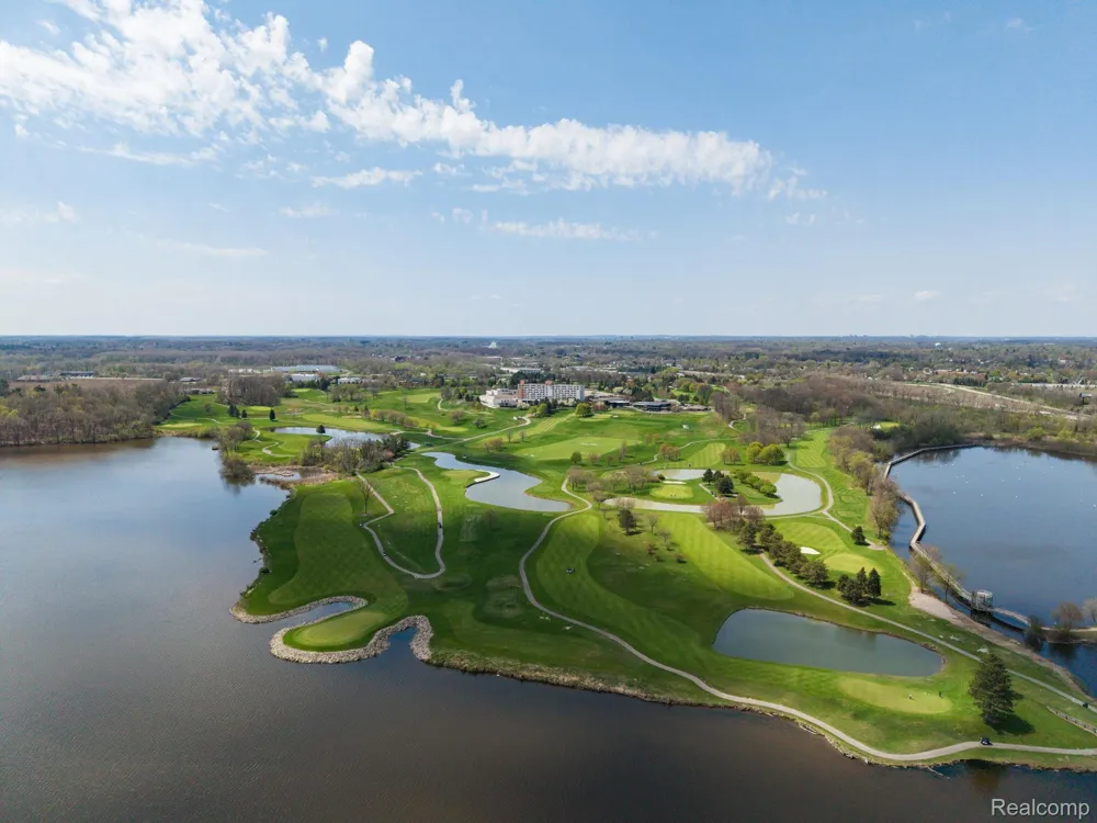 1680 Cliffs Landing #302E Ypsilanti Charter Township, MI 48198