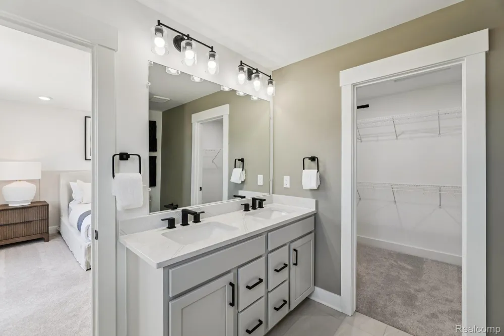 222 Lantana Drive Brighton City, MI 48116