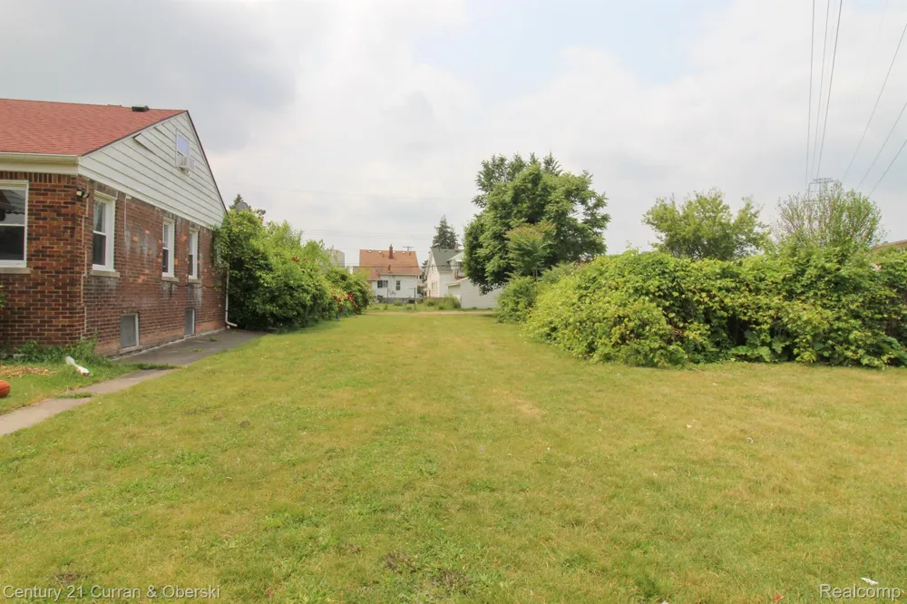 5861 BINGHAM STREET Dearborn City, MI 48126