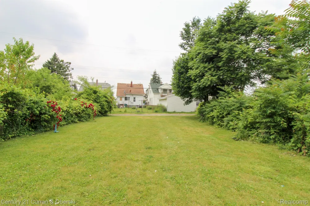 5861 BINGHAM STREET Dearborn City, MI 48126
