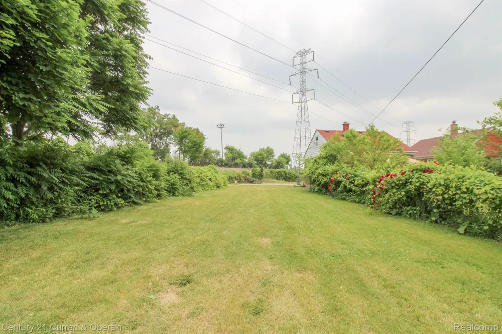 5861 BINGHAM STREET Dearborn City, MI 48126
