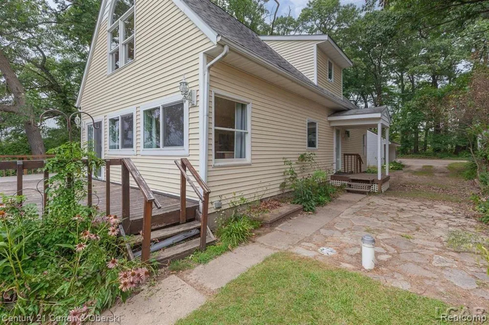 117 STUDER DRIVE Leoni Township, MI 49240