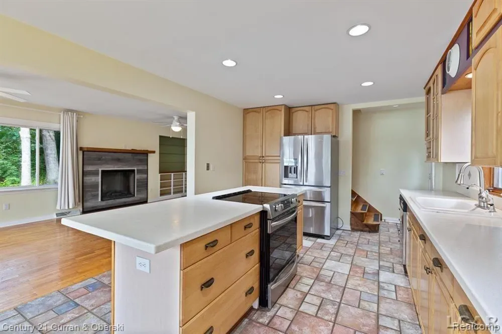 117 STUDER DRIVE Leoni Township, MI 49240