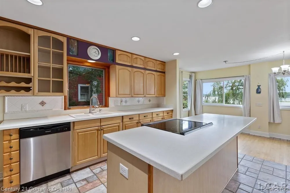 117 STUDER DRIVE Leoni Township, MI 49240