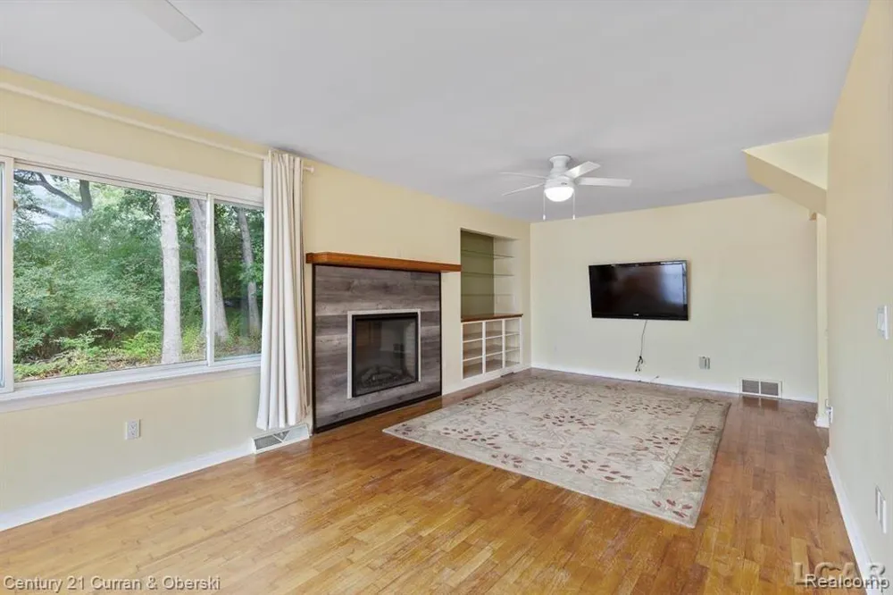 117 STUDER DRIVE Leoni Township, MI 49240