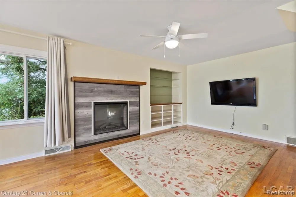 117 STUDER DRIVE Leoni Township, MI 49240