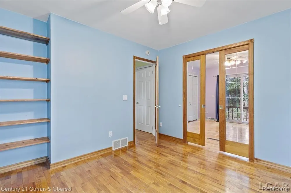 117 STUDER DRIVE Leoni Township, MI 49240