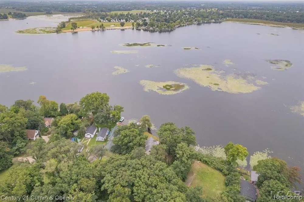 117 STUDER DRIVE Leoni Township, MI 49240