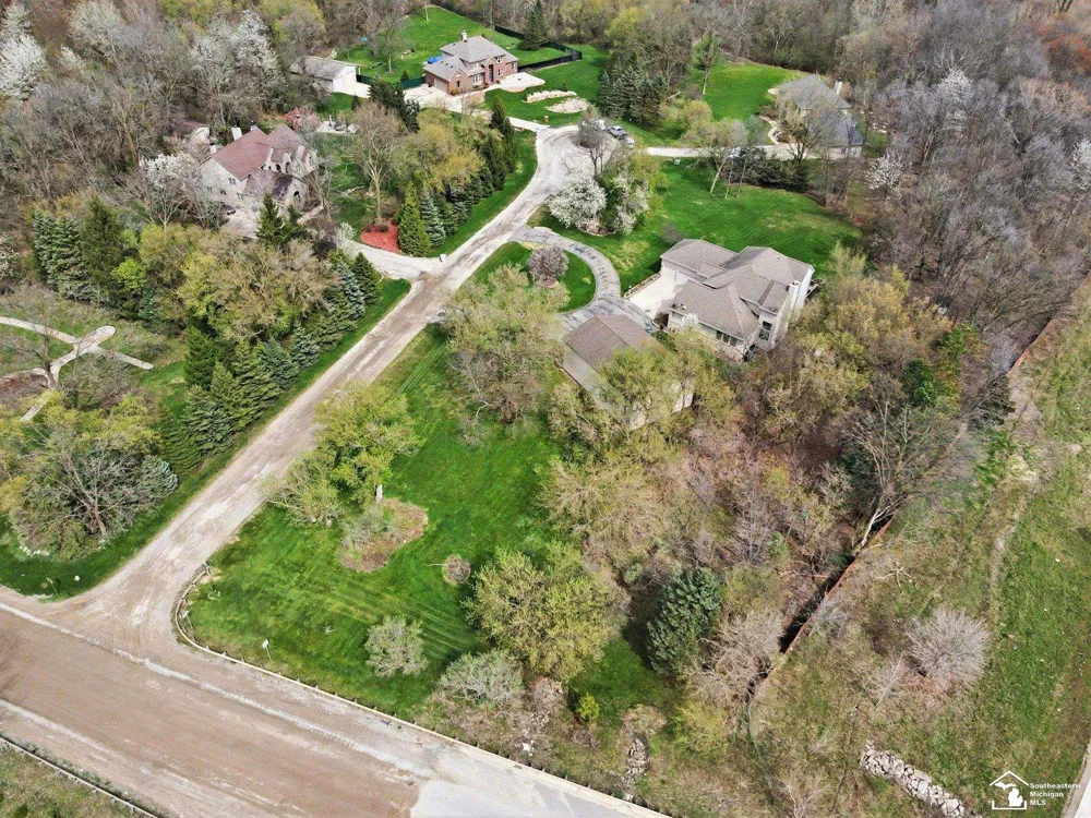 52881 Rico Court Lyon Charter Township, MI 48393