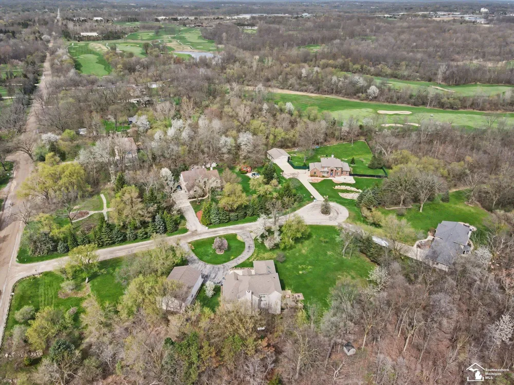 52881 Rico Court Lyon Charter Township, MI 48393