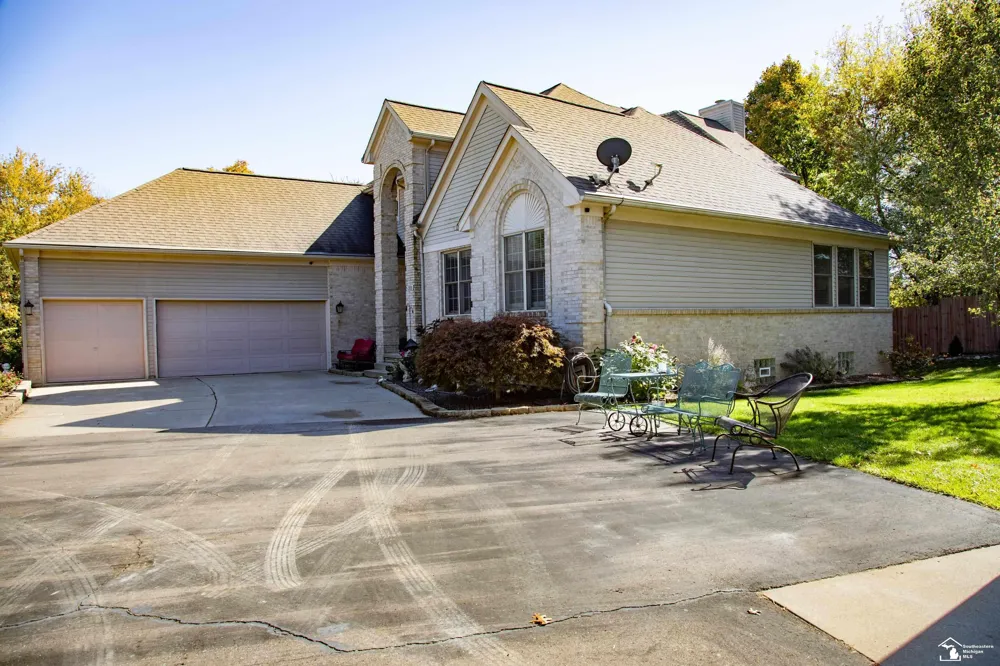 52881 Rico Court Lyon Charter Township, MI 48393