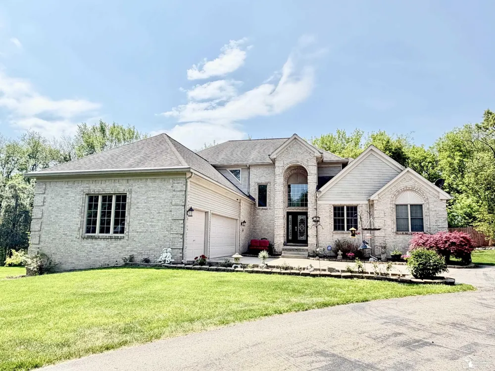 52881 Rico Court Lyon Charter Township, MI 48393