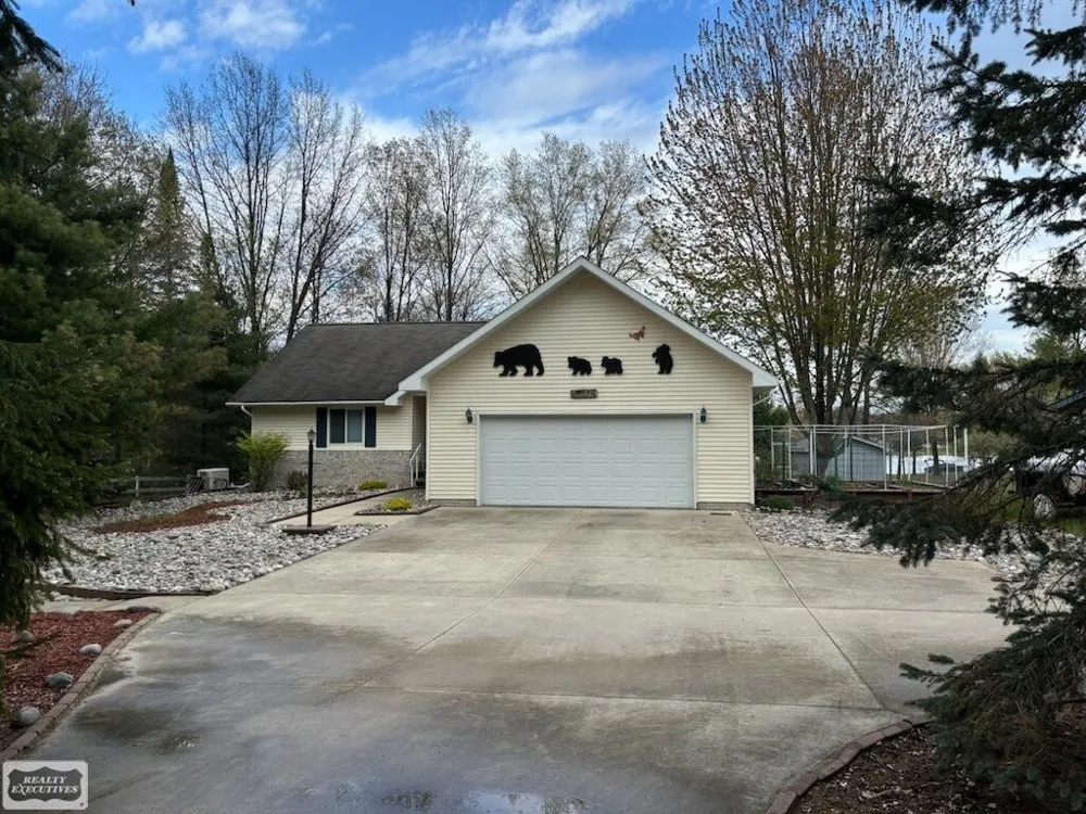 6651 Tamarack Freeman Township, MI 48632