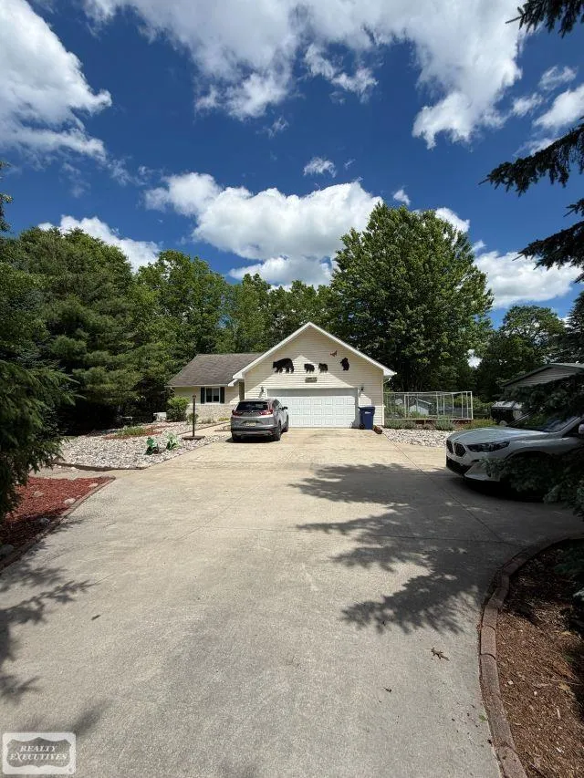 6651 Tamarack Freeman Township, MI 48632