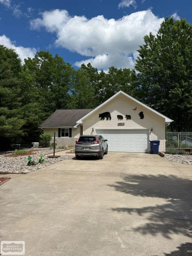 6651 Tamarack Freeman Township, MI 48632