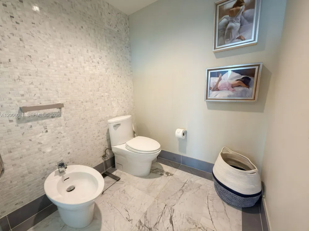 200 BISCAYNE BLVD WAY #4310 Miami, FL 33131