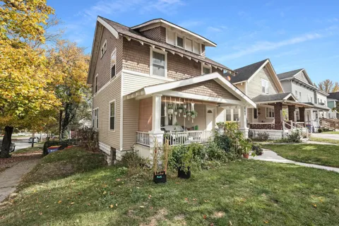 648 Lafayette Avenue NE