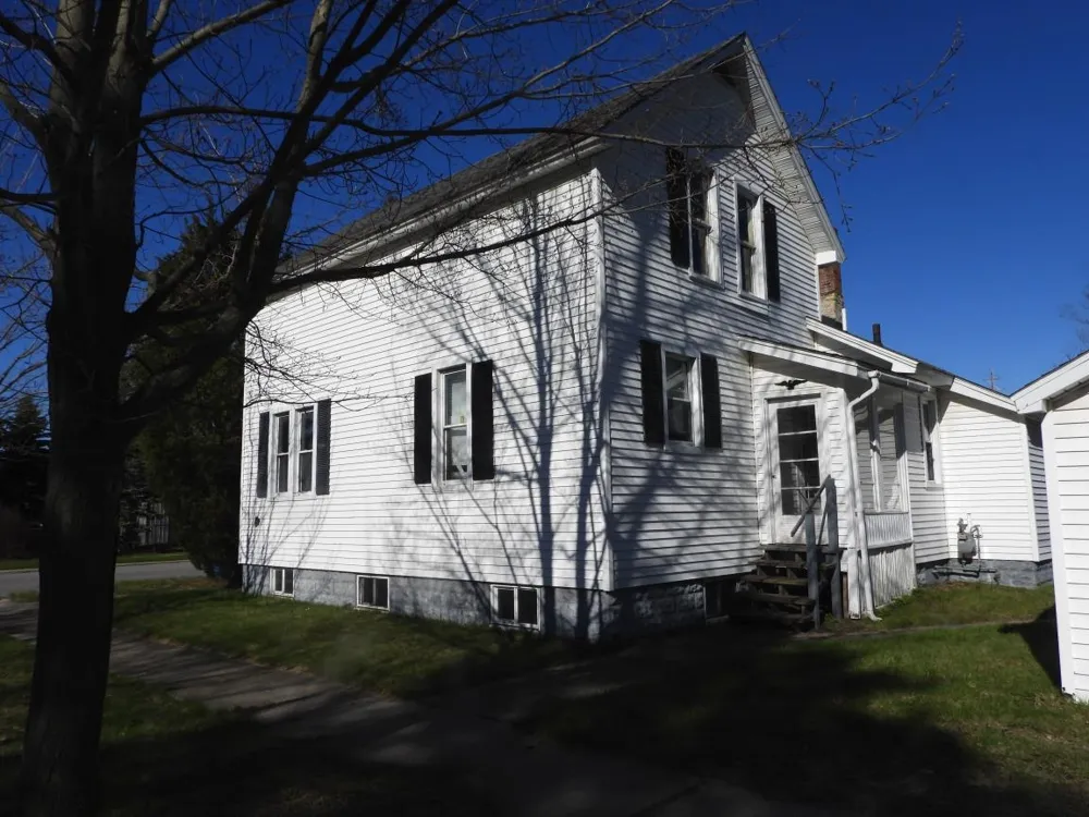 171 8th Street Manistee City, MI 49660