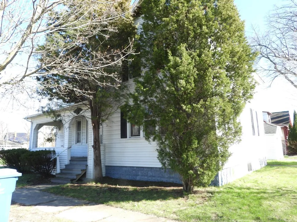 171 8th Street Manistee City, MI 49660