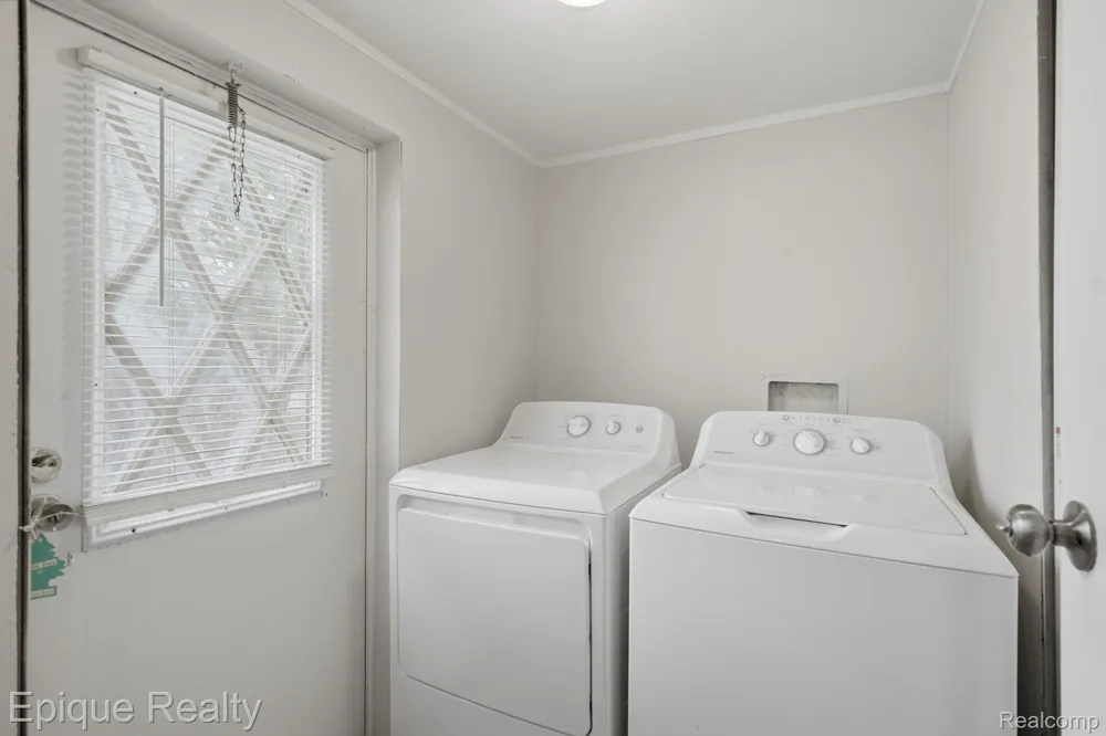 135 Hunters Rill Drive Lapeer City, MI 48446