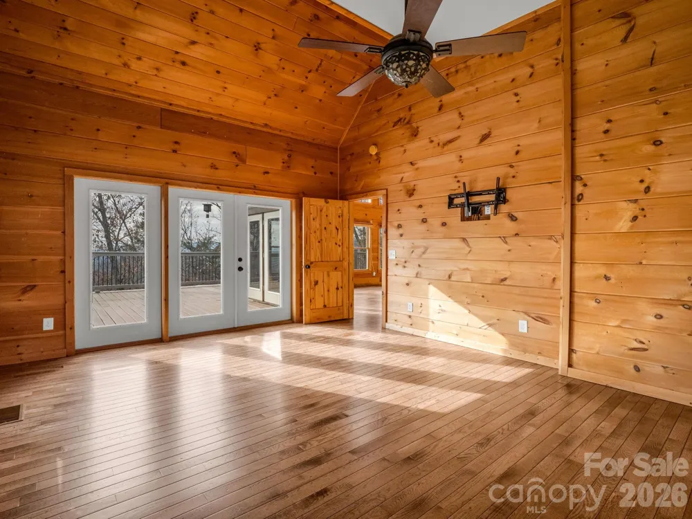110 Chetan Way Lake Lure, NC 28746