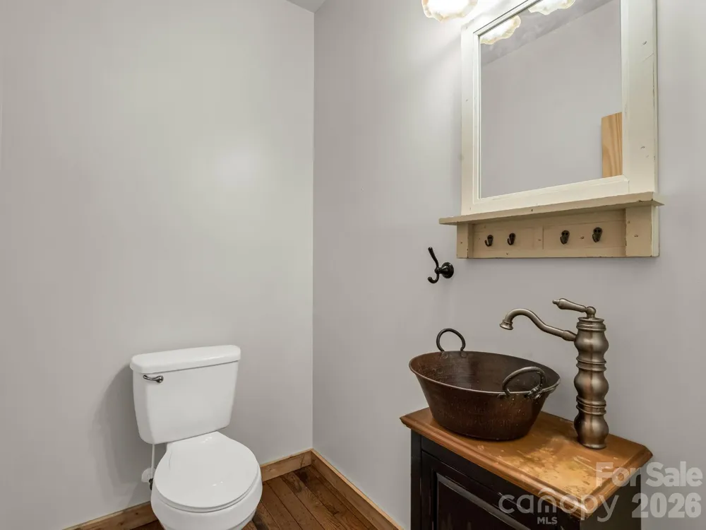 110 Chetan Way Lake Lure, NC 28746