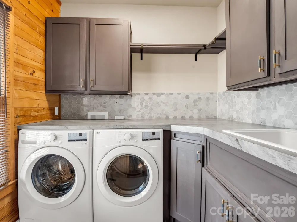 110 Chetan Way Lake Lure, NC 28746