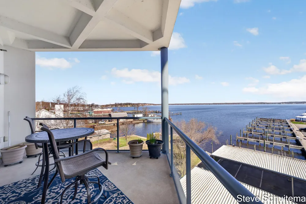 2964 Lakeshore Drive #W 304 Muskegon City, MI 49441