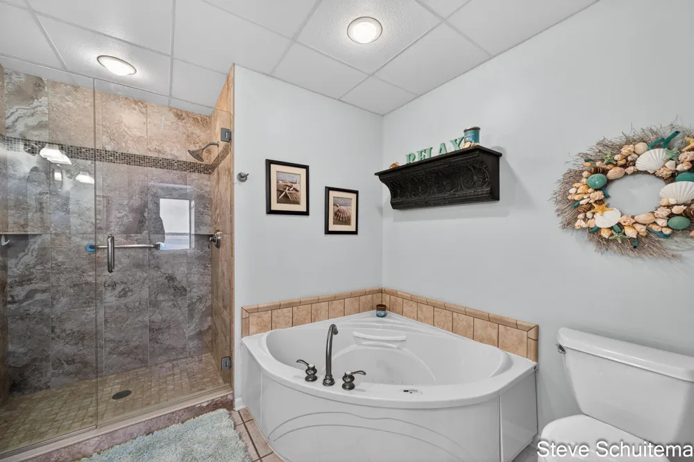 2964 Lakeshore Drive #W 304 Muskegon City, MI 49441