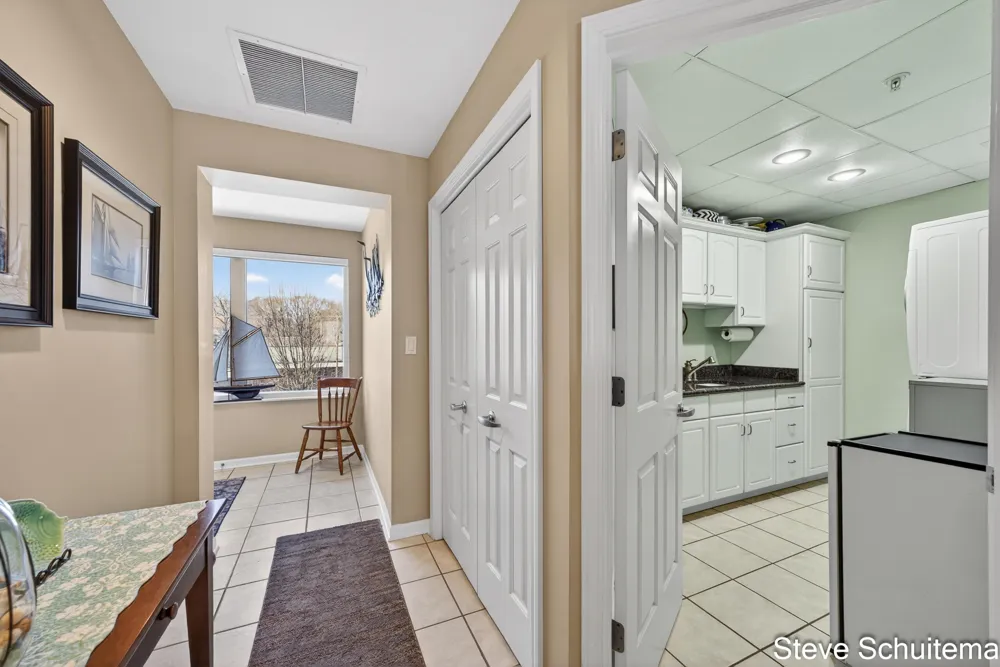 2964 Lakeshore Drive #W 304 Muskegon City, MI 49441