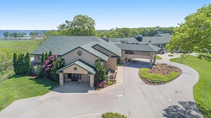 2964 Lakeshore Drive #W 304 Muskegon City, MI 49441