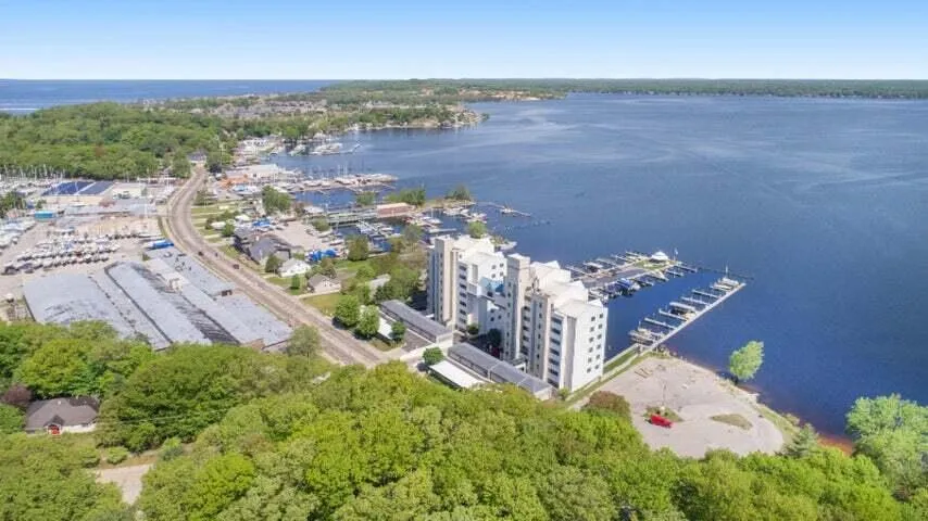 2964 Lakeshore Drive #W 304 Muskegon City, MI 49441