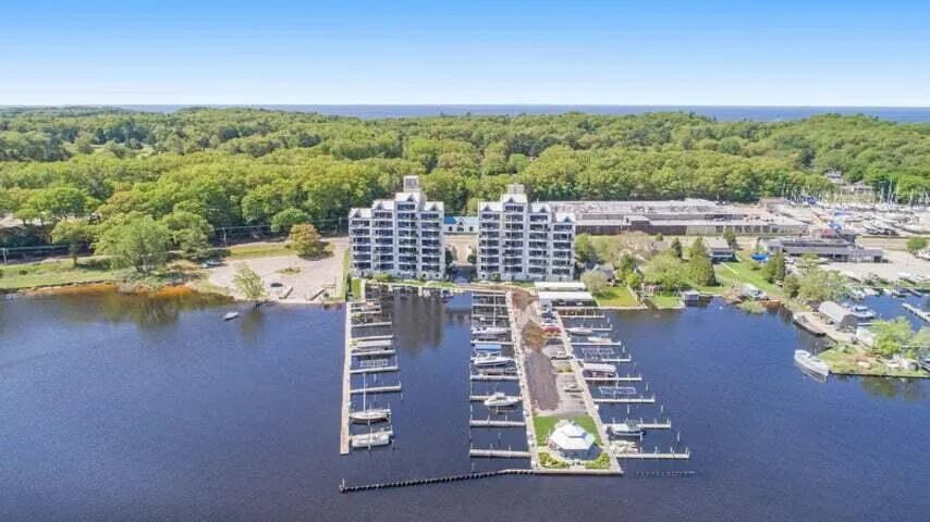 2964 Lakeshore Drive #W 304 Muskegon City, MI 49441
