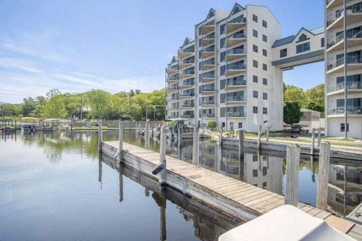 2964 Lakeshore Drive #W 304 Muskegon City, MI 49441