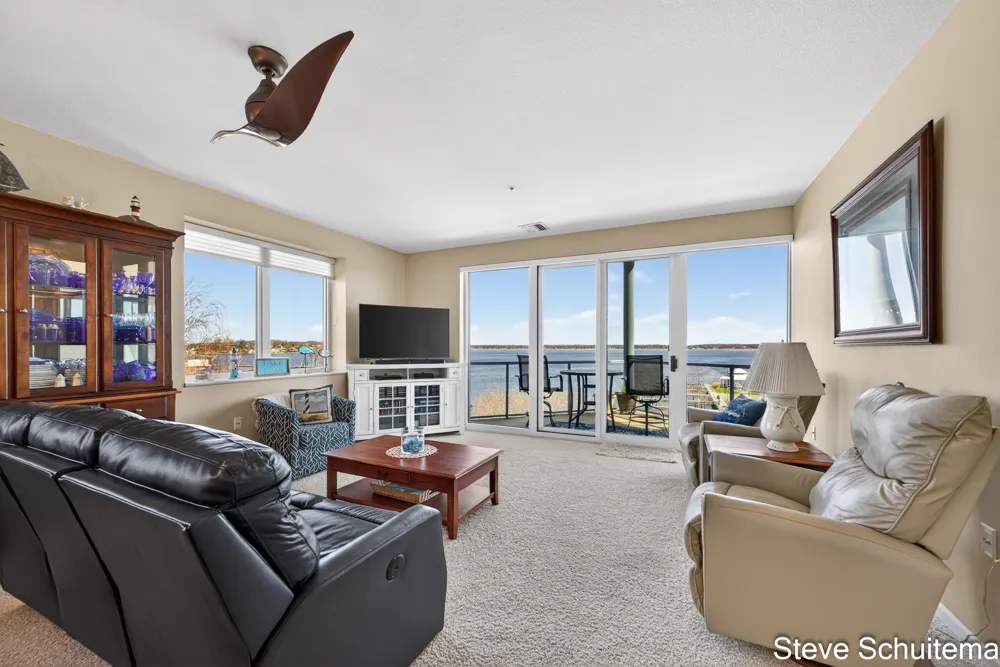 2964 Lakeshore Drive #W 304 Muskegon City, MI 49441