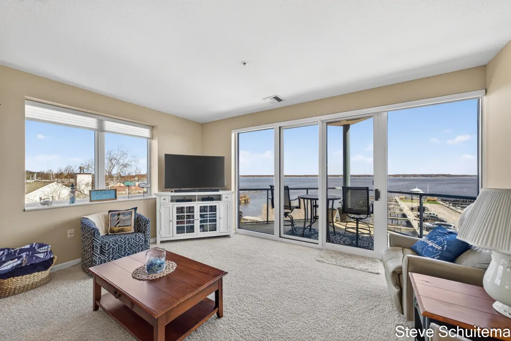 2964 Lakeshore Drive #W 304 Muskegon City, MI 49441