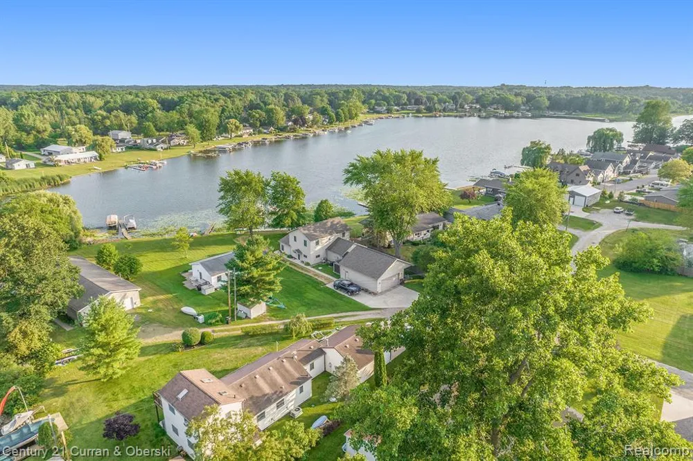 504 Olcott Lake Drive Napoleon Township, MI 49201