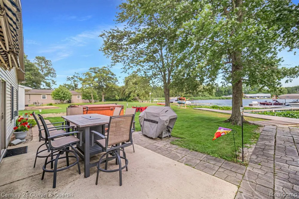 504 Olcott Lake Drive Napoleon Township, MI 49201