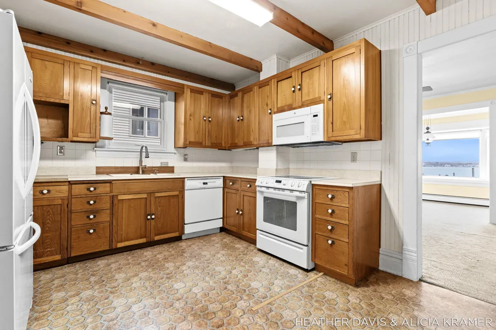 1755 South Shore Drive Park Township, MI 49423