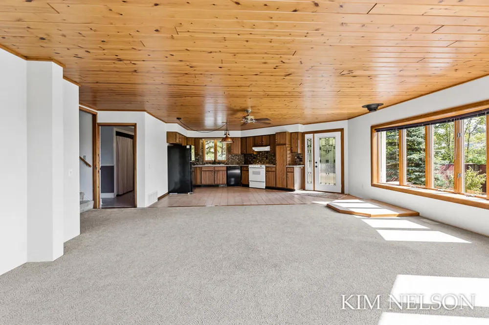 925 S Lake Street Whitehall City, MI 49461