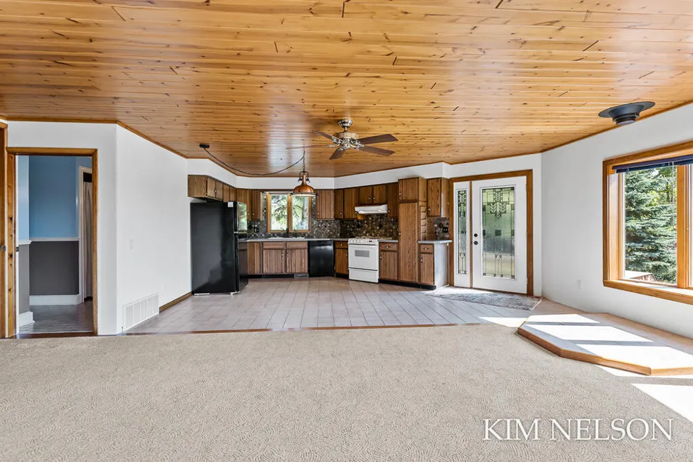 925 S Lake Street Whitehall City, MI 49461