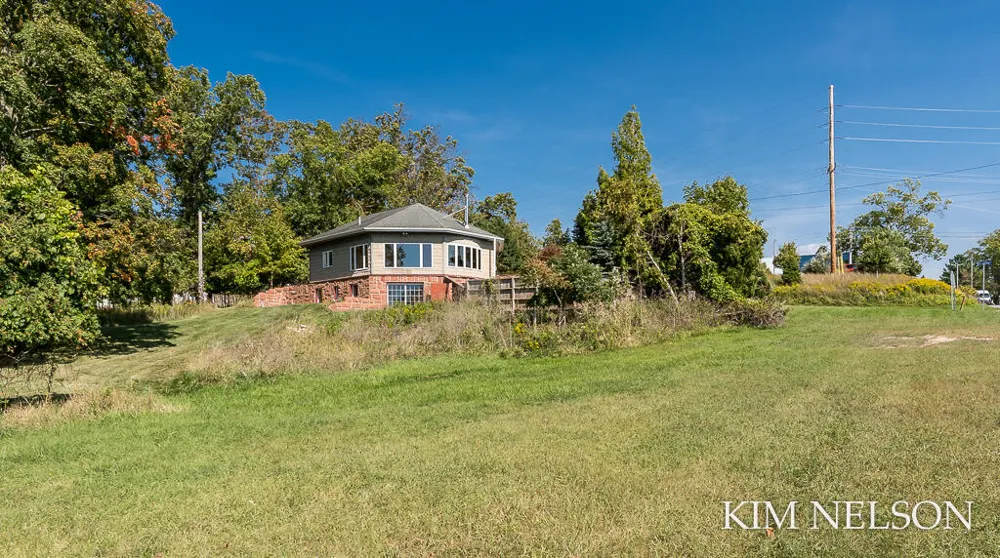 925 S Lake Street Whitehall City, MI 49461
