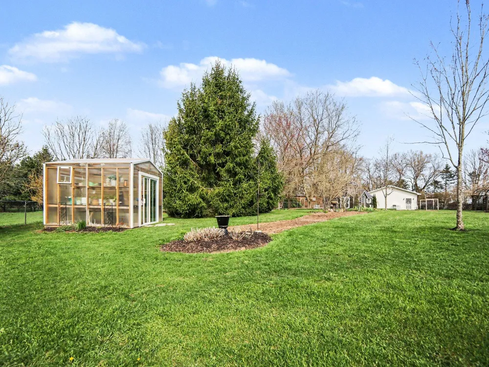 1799 E U.S. 10 Custer Township, MI 49405