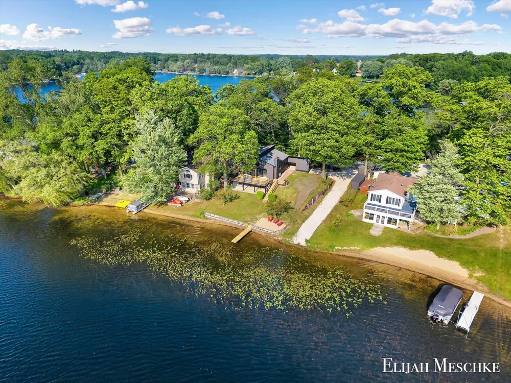 10463 Poplar Drive NE Oakfield Township, MI 49341
