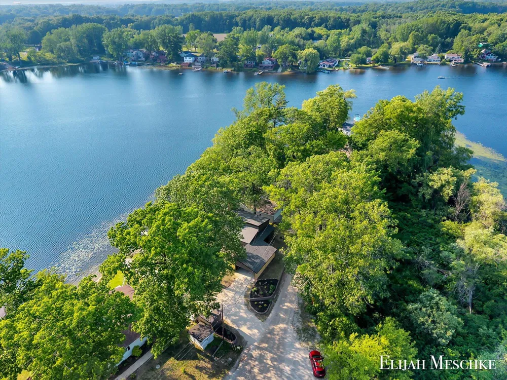 10463 Poplar Drive NE Oakfield Township, MI 49341