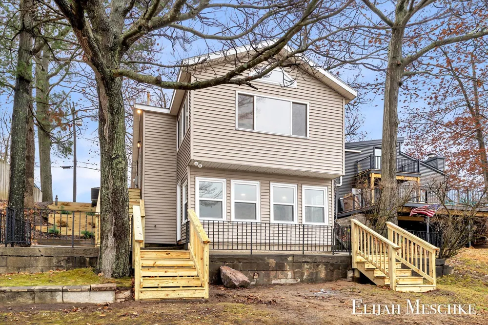 10463 Poplar Drive NE Oakfield Township, MI 49341